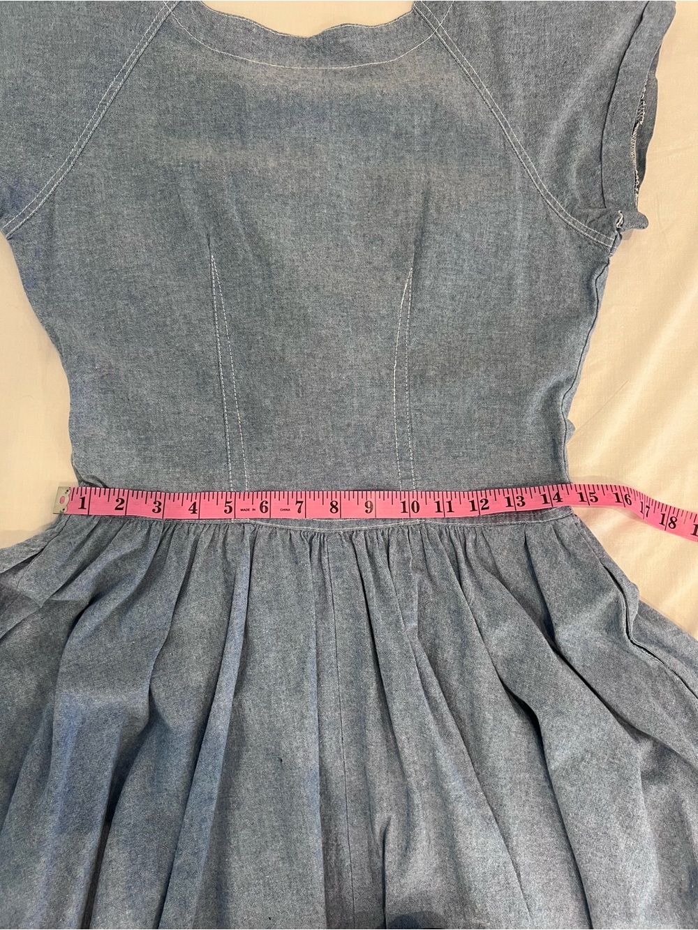 1970s Vintage -style denim fit-and-flare midi dress - Picture 5 of 6